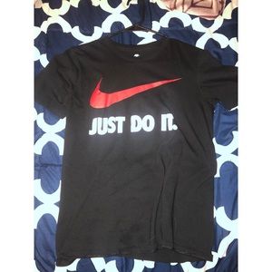 Women’s nike tshirt!
